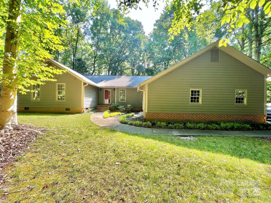Foto principal - 911 Reverdy Ln