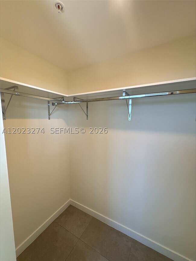 Foto del edificio - 16395 Biscayne Blvd