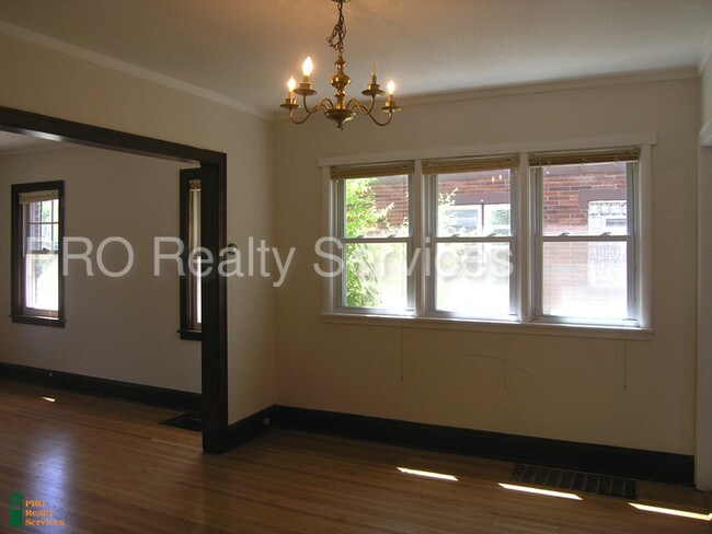 Building Photo - 3636 Cedar Ave S