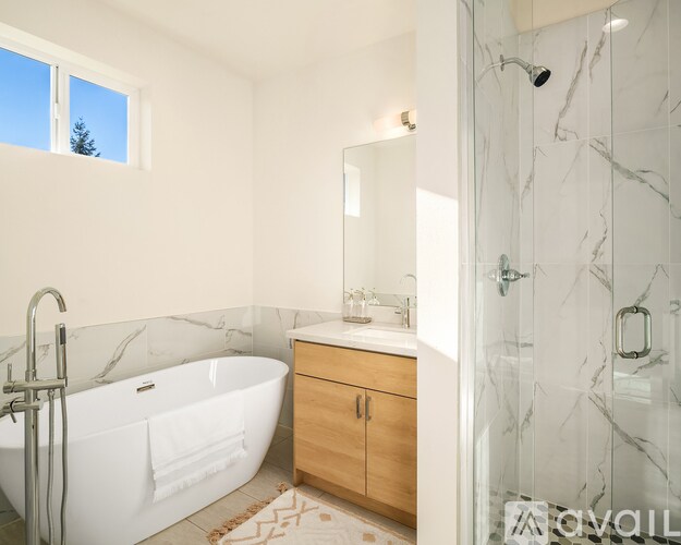 Foto del edificio - 15610 8th Ave SW