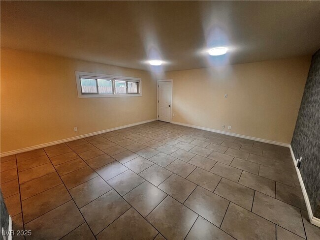 Building Photo - 4221 El Conlon Ave