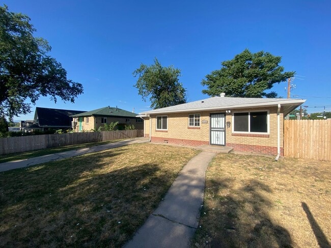 Building Photo - Prime Location, Great Lifestyle!