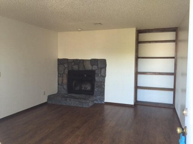 Building Photo - 320 Falcon Ct