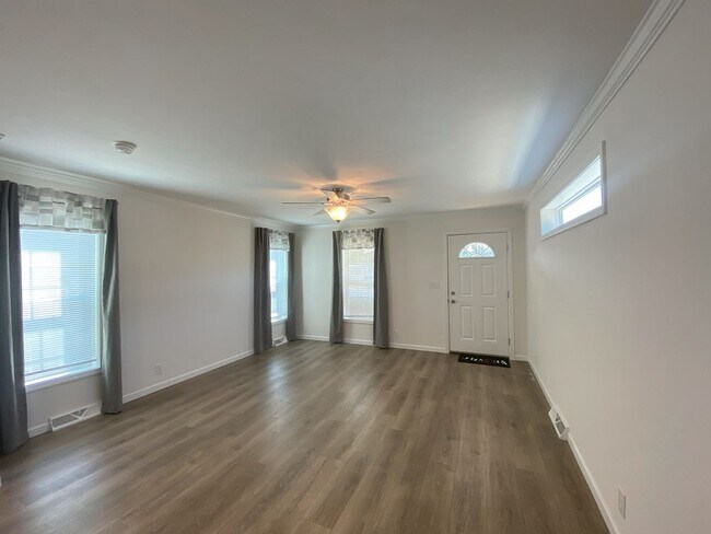 Foto del edificio - 174 Mockingbird Way