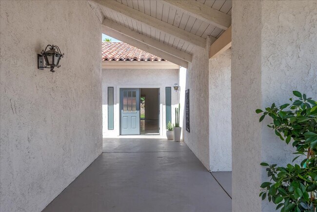 Building Photo - 37721 Los Cocos Dr W