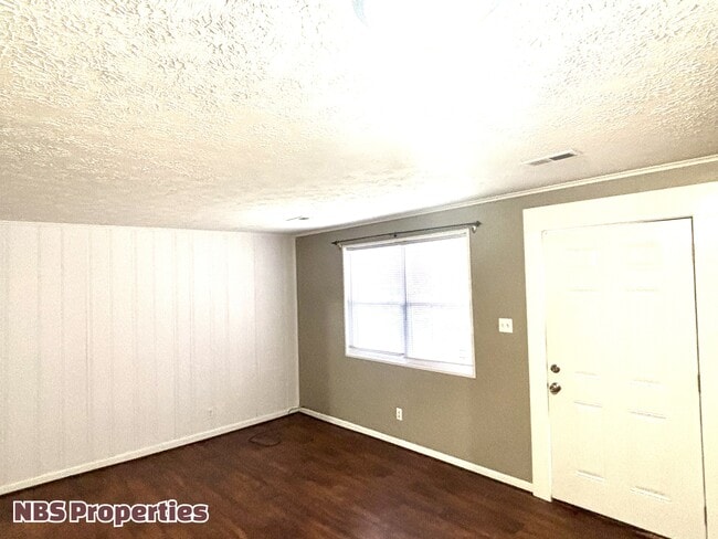 Building Photo - 2212 Harvey St