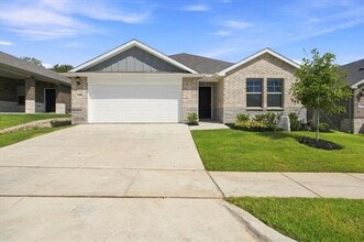 Building Photo - 2109 Rannoch St