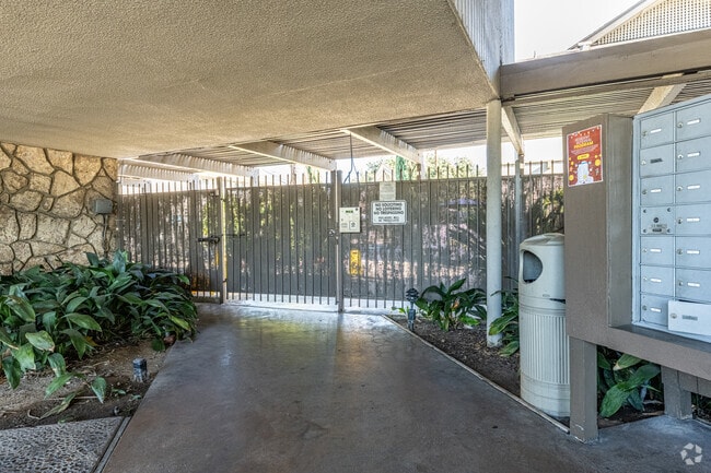 Entrada - The Huntington at Pasadena