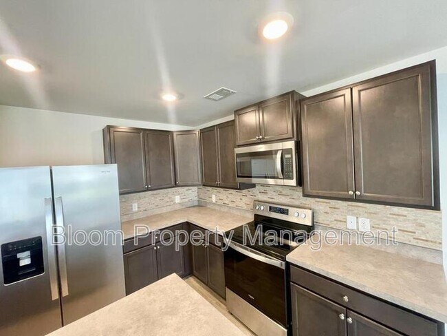 Foto del edificio - 108 Rosefield Ct