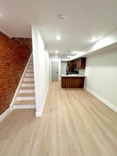 Building Photo - 116 E Huntingdon St