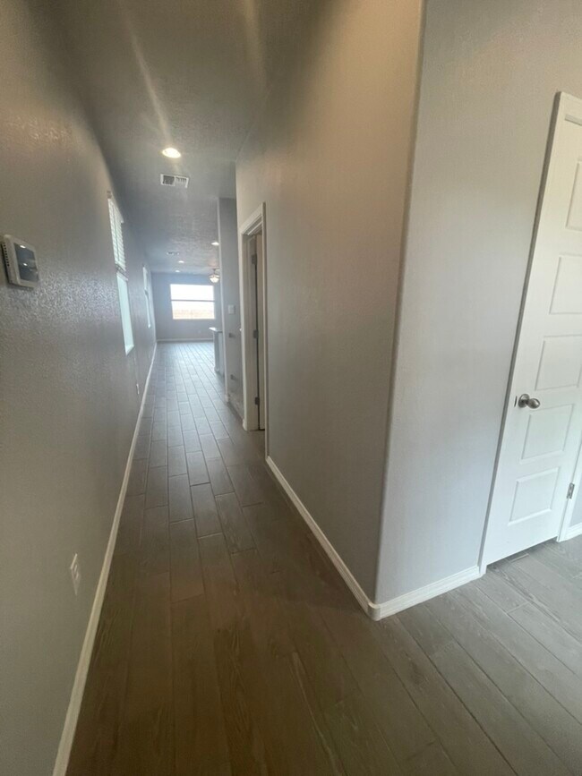 Foto del edificio - 4839 Blackburn Rd NE