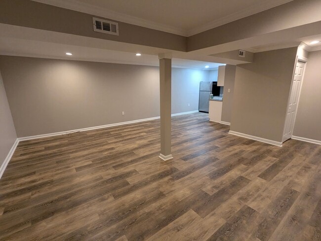 Building Photo - 6708 Martindale Ct