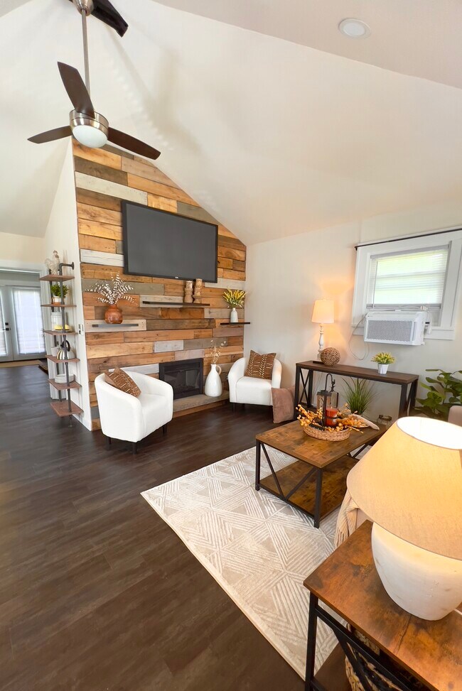 Foto del edificio - 2595 Shelburn Ave