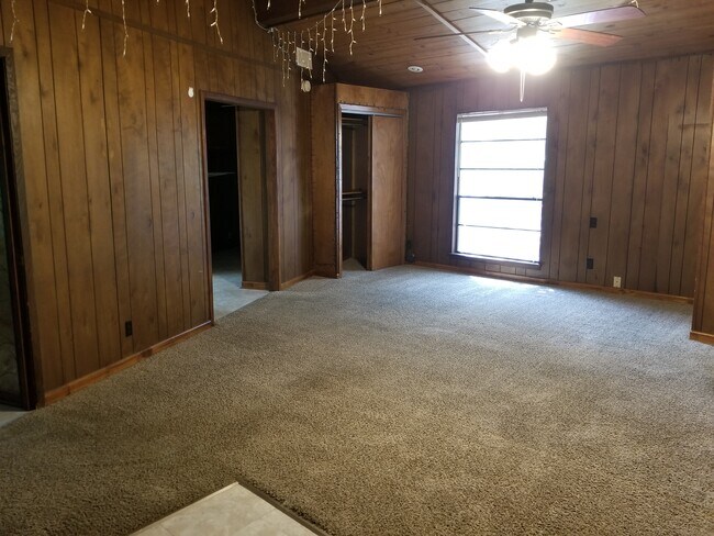 Building Photo - 9508 Powhatan Dr