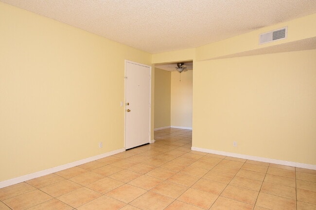 Building Photo - 3151 N Soaring Gulls Dr