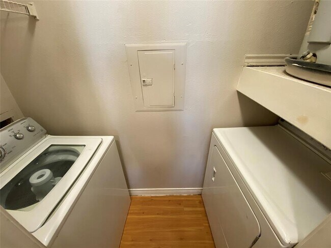 Foto del edificio - 1650 Ascension Bluff Dr