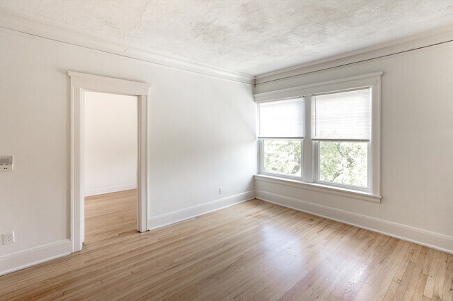 Building Photo - 4711 2nd Ave