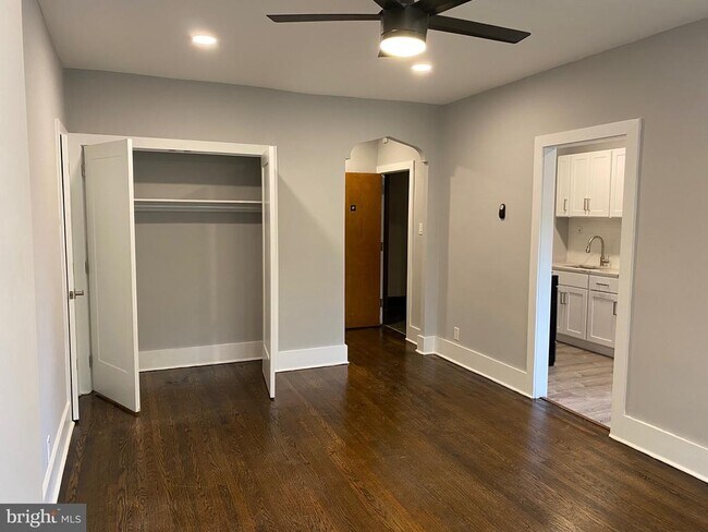 Building Photo - 6100 McCallum St