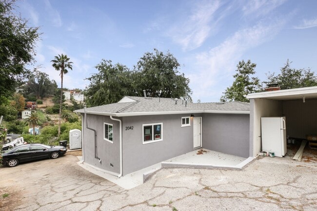 Building Photo - 2042 N Alvarado St