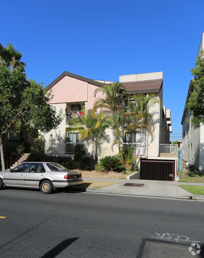 Primary Photo - 231 N Isabel St