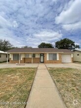 Building Photo - 3420 Bangor Dr