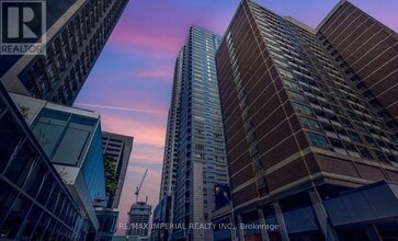 Building Photo - 21 Balmuto St