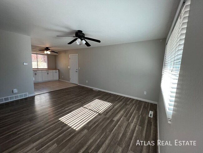 Foto del edificio - 2720 El Capitan Dr