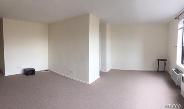 Foto del edificio - 100-25 Queens Blvd