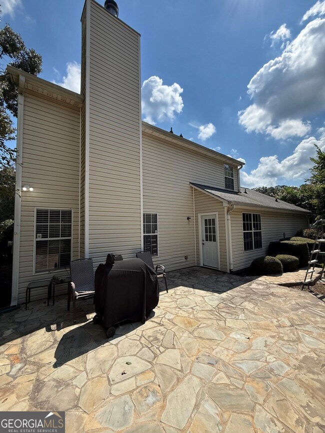 Building Photo - 3123 Rockview Dr