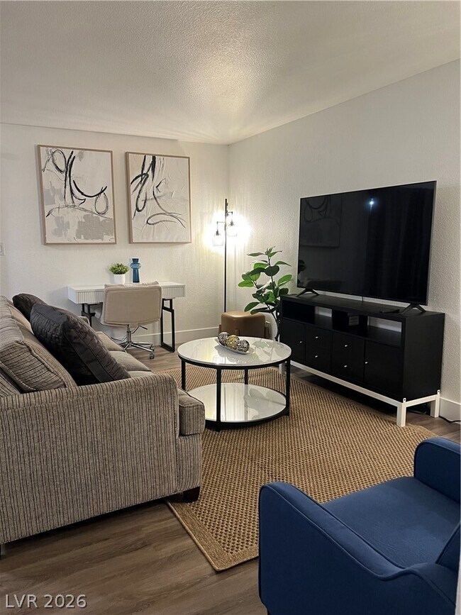 Foto del edificio - 5404 River Glen Dr