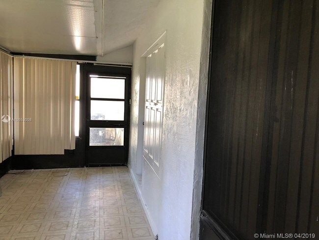 63 Vía De Casas Norte, Boynton Beach, FL 33426 House for
