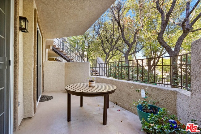 Building Photo - 24149 Del Monte Dr.