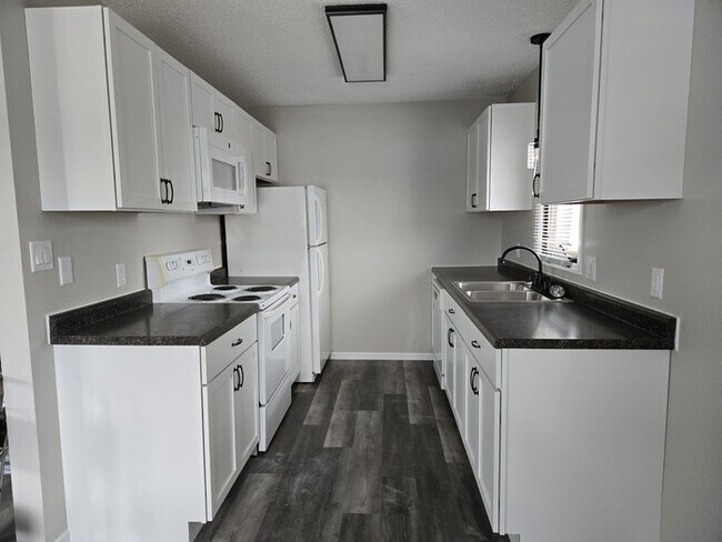 Foto del edificio - 700 Great Plains Ct