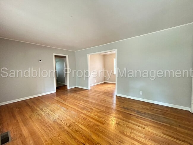 Building Photo - 1439 S Louisville Ave