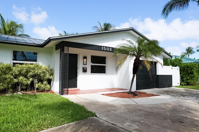 Building Photo - 1502 NW 4th Ave