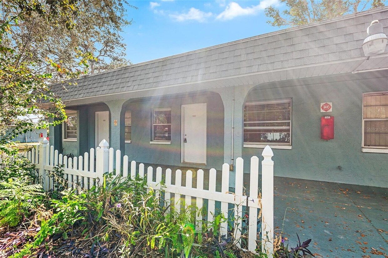 Primary Photo - ST PETE APARTMENT FOR RENT!!