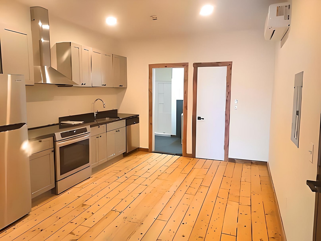 Primary Photo - 257 3rd St