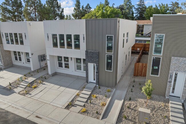 Foto del edificio - Charming 1-Bed Studio in Convenient  Sacramento Location - Modern Living!