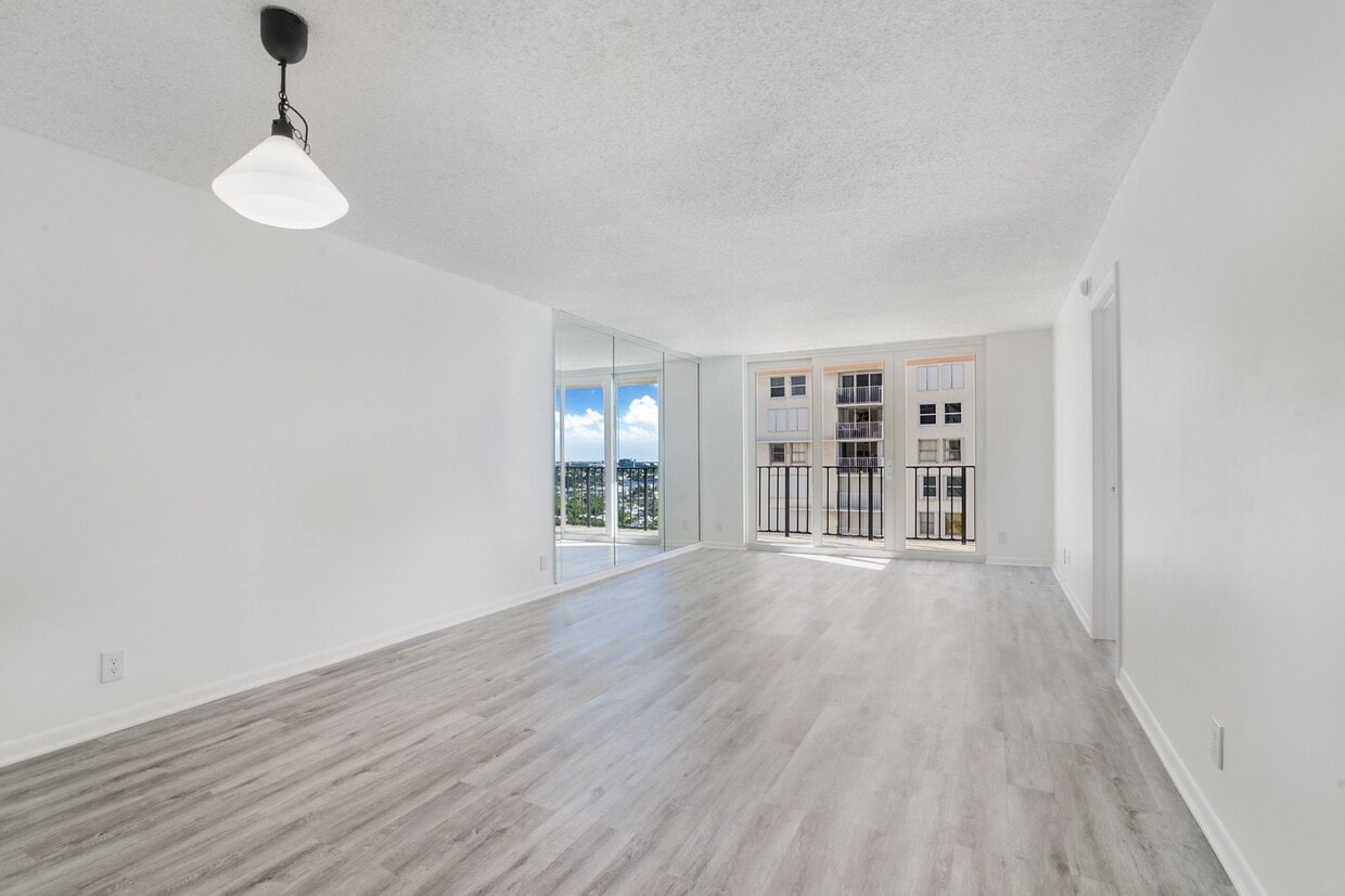 Primary Photo - 2931 SW 12th Ave