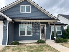 Building Photo - 216 Swan Lake