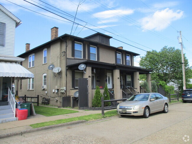 Building Photo - 323 Boyleston St