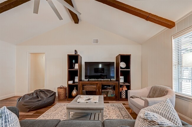 Building Photo - 3903 Hermitage Hollow Ln