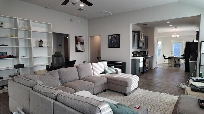 Foto del edificio - 5659 Sabbia Dr