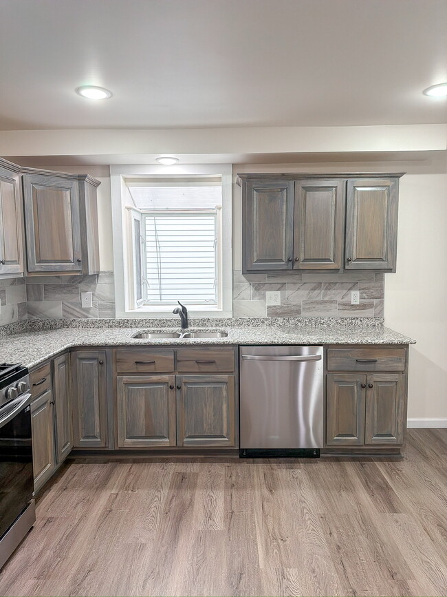 Foto del edificio - 613 Oakland Ave