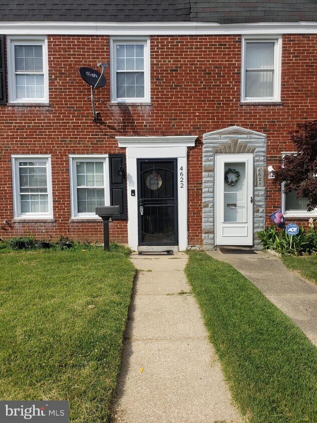 Primary Photo - 4622 Shamrock Ave