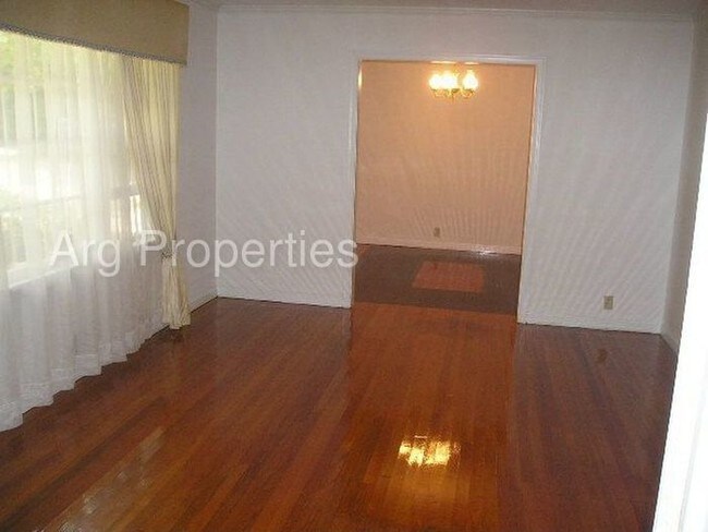 Building Photo - 1202 Rowland Rd