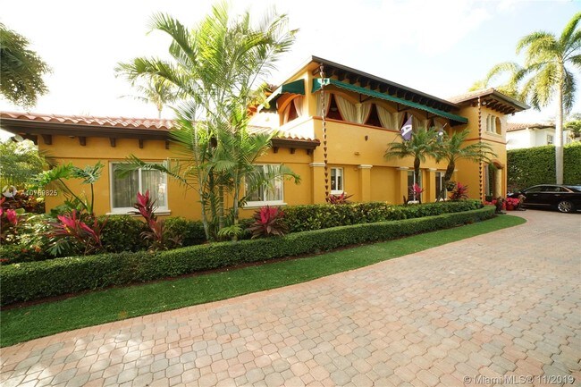 Building Photo - 12820 SW 81st Ave