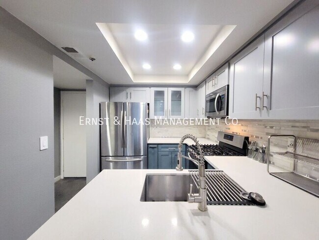 Foto del edificio - 550 Orange Ave