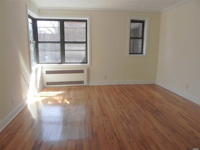 Foto del edificio - 160 S Middle Neck Rd