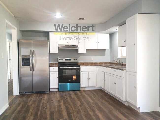 Foto del edificio - Spacious 4 Bedroom, Fully Updated & Move-In Ready!